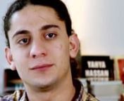 Aged just 18, Danish-Palestinian Yahya Hassan (b.1995-d.2020) caused a stir and received death threats because of his powerful poetry collection, which sold in 100.000 copies, criticizing the hypocrisy of the welfare state, his family, and Muslims in Denmark.nnEveryone knows that the teenage years can be turbulent, emotional and painful. Many of us have dabbled with tormented poems and had serious clashes with our families: But rarely does angry young men come with the talent of Danish-Palestini