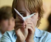 The official trailer for the Paper Planes movie -a film that tells the story of a young boy&#39;s curiosity of flight and his journey to compete in the world paper plane championships in Japan.Twelve-year-old Dylan (ED OXENBOULD) meets the junior Japanese champion Kimi (ENA IMAI) in the national paper plane championships in Sydney, Australia. They develop a close bond, challenging each other to create a plane that has never been seen before.nnDirected by one of Australia’s leading filmmakers R