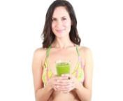 Print Recipe &amp; Meet the Babes here! http://www.blenderbabes.com/?p=4107nnThe Lunch smoothie that&#39;s part of the Dr. Oz 3 day detox cleanse contains 5 different vegetables that will replenish your body with healthy nutrition, and give your body vitamins and energy.Blender babe Tarashaun shows you how to make the smoothie using a Blendtec or Vitamix blender so you get to keep all the healthy fiber which will make you feel fuller longer. The Blender Babes use the commercial blenders Blendtec