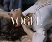http://www.vogue.it/sfilate/curiosita/2015/10/elisa-sednaoui-the-painting?utm_source=facebook&amp;utm_medium=marketing&amp;utm_campaign=vogueitaliannVenice, an ancient palace. A phone call, a mysterious note, a peonies bouquet. The Painting follows Elisa Sednaoui through the city, crossing mysterious tips, a key, that will lead her to a painting. Her painting. A frame that hides a surprise.nSet in Venice, the film, entitled THE PAINTING, captures Europe’s timeless glamour, while avant-garde ci