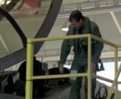 6. oktober 2015 var et norsk F-35 kampfly for første gang på vingene. Her er video tatt av Lockheed Martin fra forberedelser, take-off og landing. Deretter intervjuer med flygeren, Bill Gigliotti fra Lockheed Martin, oberstløytnant Martin