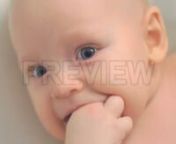 Get 100&#39;s of FREE Video Templates, Music, Footage and More at Motion Array: http://bit.ly/2SITwWM nnnGet this here: https://motionarray.com/stock-video/baby-girl-bathing-201485nnThis footage features a close-up shot of a cute baby girl with blue eyes bathing.