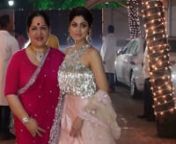 Mother-Daughter duo Shamita Shetty and Sunanda attend Shilpa Shetty Kundra’s grand 2017 Diwali party. Shamita wore a peach flowy skirt that stood out for its ruffle patterns. The skirt was paired with a shimmery silver blouse. Striking a perfect balance of spark, Shamita looked graceful in her festive outfit. She was all smiles as the actress posed for the lenses with her mother. Yet again, one of the most happening Diwali bashes was the one hosted by Shilpa Shetty Kundra and hubby Raj Kundra.
