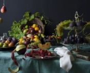 www.naturemortevivante.comnnNATURE MORTE VIVANTE aux FRUITS avec SOURISn2012 • vidéo full HD couleur • boucle muette • durée : 1 min 35ndurée time lapse : 148 jours • 4751 photosnnSTILL LIFEa living death. An existence both immobile and in perpetual movement. Each image, portraying a back and forth between decomposition and recomposition, appearance and disappearance, is like one breath.nnBordering artistic and biological research, Still Life and Death invites us to observe the mech