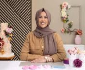 Learn how to decorate cakes with beautifully realistic flowers made from gum paste.nnGo to course overview: https://www.domestika.org/en/courses/2044-sugar-flowers-for-cake-designsnnIs there anything sweeter than making your own edible bouquet of flowers? Cake artist and specialty cake shop owner Nasima Alam is here to teach you how to make any cake blossom with your own custom designs.nnDiscover how to create an arrangement of sugar flowers to decorate your baked goods. Explore materials and te