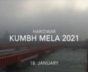 The greatest religious-spiritual event on Earth has started: the Kumbh Mela. Located in Haridwar, North India, around 700,000 visitors gathered on the opening day, 14 January 2021. nnThe Kumbh Mela Haridwar (14. January – 27. April) is not in full swing yet. Even infrastructure work is still going on. Nevertheless, the atmosphere is fantastic. With a serene buzz in the main ghat areas. As well as contemplative stillness further away from the city centre.nnThe Kumbh Mela is an ancient instituti