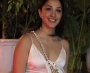 The cost of Kiara Advani&#39;s birthday bag is equivalent to a lavish one week stay in Dubai. Kiara Advani is the currently the talk of the town. Kiara has managed to steal hearts with her performances in Kabir Singh, Guilty and Good Newwz. The actress surely has some interesting projects lined up for her. In this throwback video from the actress&#39; birthday celebration, we can see her in an all white look but it&#39;s actually her belt bag from Chanel that grabbed the attention. Along with her white co-o