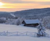 Denne video er filmet på lokalisationen 61° Nord og 10° Øst ved Skeikampen i Norge ca. 1 time efter solopgang 31. januar 2012 og 01. februar 2012, hvor temperaturen blev målt til minus 24°.nDet norske vinterlandskab var så smukt og ubeskriveligt med en stilhed, som kun, den 1. dag, blev brudt af en enkel skiløbers knasende skistaver i den sprøde frosttørre sne og ind imellem af mig, når jeg som fotograf skulle foretage små nødvendige fodbevægelser for at følge med rundt om mit tre