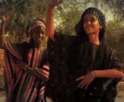 This music video is part of an album project that promotes child rights, produced by the NGO Plan International Senegal: Tundu Joor. http://plan-international.org/about-plan/resources/videos/tundu-joor-singing-for-rights-in-senegal/.nIt features talented kids singing with well known West African artists.nThe story, based on a popular African tale, is one of a girl who is asked by her step mother to go wash a black cloth until it turns white at a far away river. Her step mother doesn&#39;t expect her