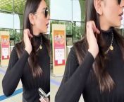 The stunning diva, Rakul Preet Singh elevates her airport fashion finesse in a black turtleneck cardigan and matching pants. Have a look at her latest look.&#60;br/&#62;&#60;br/&#62;#rakulpreetsingh #jackkybhagnani #trending #viralvideo #airportlook #bollywoodnews #celebupdate