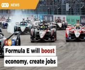 Jeff Dodds argues why Malaysia should host the event, including and beyond direct financial gains.&#60;br/&#62;&#60;br/&#62;Read More: https://www.freemalaysiatoday.com/category/nation/2024/03/14/formula-e-finale-could-inject-millions-of-ringgit-create-jobs-says-ceo/&#60;br/&#62;&#60;br/&#62;Laporan Lanjut: https://www.freemalaysiatoday.com/category/bahasa/tempatan/2024/03/14/formula-e-boleh-suntik-berjuta-ringgit-peluang-pekerjaan-kata-ceo/&#60;br/&#62;&#60;br/&#62;Free Malaysia Today is an independent, bi-lingual news portal with a focus on Malaysian current affairs.&#60;br/&#62;&#60;br/&#62;Subscribe to our channel - http://bit.ly/2Qo08ry&#60;br/&#62;------------------------------------------------------------------------------------------------------------------------------------------------------&#60;br/&#62;Check us out at https://www.freemalaysiatoday.com&#60;br/&#62;Follow FMT on Facebook: https://bit.ly/49JJoo5&#60;br/&#62;Follow FMT on Dailymotion: https://bit.ly/2WGITHM&#60;br/&#62;Follow FMT on X: https://bit.ly/48zARSW &#60;br/&#62;Follow FMT on Instagram: https://bit.ly/48Cq76h&#60;br/&#62;Follow FMT on TikTok : https://bit.ly/3uKuQFp&#60;br/&#62;Follow FMT Berita on TikTok: https://bit.ly/48vpnQG &#60;br/&#62;Follow FMT Telegram - https://bit.ly/42VyzMX&#60;br/&#62;Follow FMT LinkedIn - https://bit.ly/42YytEb&#60;br/&#62;Follow FMT Lifestyle on Instagram: https://bit.ly/42WrsUj&#60;br/&#62;Follow FMT on WhatsApp: https://bit.ly/49GMbxW &#60;br/&#62;------------------------------------------------------------------------------------------------------------------------------------------------------&#60;br/&#62;Download FMT News App:&#60;br/&#62;Google Play – http://bit.ly/2YSuV46&#60;br/&#62;App Store – https://apple.co/2HNH7gZ&#60;br/&#62;Huawei AppGallery - https://bit.ly/2D2OpNP&#60;br/&#62;&#60;br/&#62;#FMTNews #FormulaE #JeffDodds #EconomicBenefits