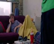 When Pete’s parents decide to come to New York for his mother’s birthday, Pete (Pete Holmes) begs Jess (Lauren Lapkus) to come along and keep up the charade of their marriage, but an incredibly tense dinner reveals harsh truths about their relationships, as Jess struggles to keep quiet. Pete faces a turning point.