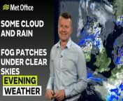 Cloudy with bursts of rain in the northern half of the UK tonight, clear to the southern half with some fog. To the end of the night some thicker cloud and patchy rain moves into the far southwest, tracking northwards throughout the day tomorrow. – This is the Met Office UK Weather forecast for the evening of 04/05/24. Bringing you today’s weather forecast is Greg Dewhurst.&#60;br/&#62;