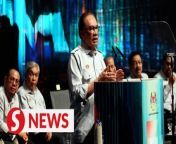 At the launch of the national level Labour Day celebrations in Putrajaya on Wednesday (May 1), Prime Minister Datuk Seri Anwar Ibrahim said employees in Sabah and Sarawak can soon look forward to longer maternity and paternity leave as the two states have agreed to streamline their respective labour ordinances with provisions under the Employment Act.&#60;br/&#62;&#60;br/&#62;Read more at https://shorturl.at/nxyAK&#60;br/&#62;&#60;br/&#62;WATCH MORE: https://thestartv.com/c/news&#60;br/&#62;SUBSCRIBE: https://cutt.ly/TheStar&#60;br/&#62;LIKE: https://fb.com/TheStarOnline