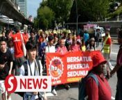 Workers from various sectors marched to Dataran Merdeka, Kuala Lumpur on May 1 (Wednesday) demanding for better workers&#39; rights in conjunction with Labour Day.&#60;br/&#62;&#60;br/&#62;WATCH MORE: https://thestartv.com/c/news&#60;br/&#62;SUBSCRIBE: https://cutt.ly/TheStar&#60;br/&#62;LIKE: https://fb.com/TheStarOnline&#60;br/&#62;