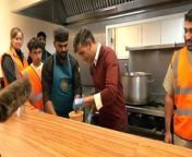 Prime Minister Rishi Sunak has helped to cook meals and prepare food packages with charity volunteers at a community centre in north London. Report by Alibhaiz. Like us on Facebook at http://www.facebook.com/itn and follow us on Twitter at http://twitter.com/itn
