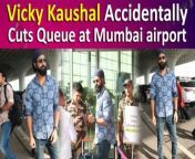 Bollywood action star Vicky Kaushal, preparing for his forthcoming film ‘Chhaava,’ was seen at the Mumbai airport today. However, the actor accidentally jumped the queue at the entrance. His latest video is rapidly going viral on social media.&#60;br/&#62;&#60;br/&#62;#vickykaushal #chaava #mumbaiairport #badnewz #triptiidimri #rashmikamandanna #bollywood #vickykaushalgym #fitness #physicaltransformation #entertainmentnews #vickykaushalmovies