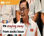 Gerakan president Dominic Lau says the matter has been turned into political fodder for certain parties.&#60;br/&#62;&#60;br/&#62;&#60;br/&#62;Read More: https://www.freemalaysiatoday.com/category/nation/2024/03/24/pn-staying-away-from-allah-socks-issue-says-lau/ &#60;br/&#62;&#60;br/&#62;Laporan Lanjut: https://www.freemalaysiatoday.com/category/bahasa/tempatan/2024/03/24/pn-tak-mahu-ulas-isu-stoking-kerana-agenda-pihak-tertentu-kata-dominic/&#60;br/&#62;&#60;br/&#62;Free Malaysia Today is an independent, bi-lingual news portal with a focus on Malaysian current affairs.&#60;br/&#62;&#60;br/&#62;Subscribe to our channel - http://bit.ly/2Qo08ry&#60;br/&#62;------------------------------------------------------------------------------------------------------------------------------------------------------&#60;br/&#62;Check us out at https://www.freemalaysiatoday.com&#60;br/&#62;Follow FMT on Facebook: https://bit.ly/49JJoo5&#60;br/&#62;Follow FMT on Dailymotion: https://bit.ly/2WGITHM&#60;br/&#62;Follow FMT on X: https://bit.ly/48zARSW &#60;br/&#62;Follow FMT on Instagram: https://bit.ly/48Cq76h&#60;br/&#62;Follow FMT on TikTok : https://bit.ly/3uKuQFp&#60;br/&#62;Follow FMT Berita on TikTok: https://bit.ly/48vpnQG &#60;br/&#62;Follow FMT Telegram - https://bit.ly/42VyzMX&#60;br/&#62;Follow FMT LinkedIn - https://bit.ly/42YytEb&#60;br/&#62;Follow FMT Lifestyle on Instagram: https://bit.ly/42WrsUj&#60;br/&#62;Follow FMT on WhatsApp: https://bit.ly/49GMbxW &#60;br/&#62;------------------------------------------------------------------------------------------------------------------------------------------------------&#60;br/&#62;Download FMT News App:&#60;br/&#62;Google Play – http://bit.ly/2YSuV46&#60;br/&#62;App Store – https://apple.co/2HNH7gZ&#60;br/&#62;Huawei AppGallery - https://bit.ly/2D2OpNP&#60;br/&#62;&#60;br/&#62;#FMTNews #PerikatanNasional #StayingAway #AllahSocksIssue #DominicLau