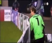 Jens Lehmann :To pee or not to pee:WHEN YOU HAVE TO GO YOU HAVE TO GO --- &#60;br/&#62;Lehmann nipped over the advertising hoardings behind his goal, crouched down and relieved himself in a quiet moment. &#60;br/&#62;VfB Stuttgart&#39;s Champions League 3-1 victory over Unirea Urziceni