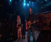 Lauren Duski and Coach Blake Shelton join forces on a performance of &#92;
