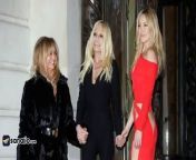 Academy Award winner Goldie Hawn and her daughter Kate Hudson made a surprise appearance at Atelier Versace in an atypical family night out in Paris.