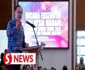 Prime Minister Datuk Seri Anwar Ibrahim on Thursday (March 21) called on all leaders in the government to seek suitable ways and methods to address the problems faced by the people in their respective hometowns.&#60;br/&#62;&#60;br/&#62;At the 2024 Malaysia Madani Executive Talk Programme for Civil Servants , the Prime Minister said with high spirits and determination among the government leadership in carrying out their duties, efforts to transform the country towards a better and new nation could be achieved in a shorter period.&#60;br/&#62;&#60;br/&#62;Read more at https://tinyurl.com/bdf3buxu&#60;br/&#62;&#60;br/&#62;WATCH MORE: https://thestartv.com/c/news&#60;br/&#62;SUBSCRIBE: https://cutt.ly/TheStar&#60;br/&#62;LIKE: https://fb.com/TheStarOnline&#60;br/&#62;