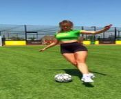 Football Freestyle Skills &#124; #AthleticRangers &#124; Lia Lewis&#60;br/&#62;sports