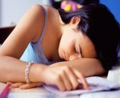 A new study in Sweden has found that the most popular pupils at school got the least amount of sleep.